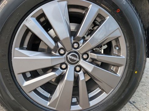 Certified 2024 Nissan Pathfinder SV image 7