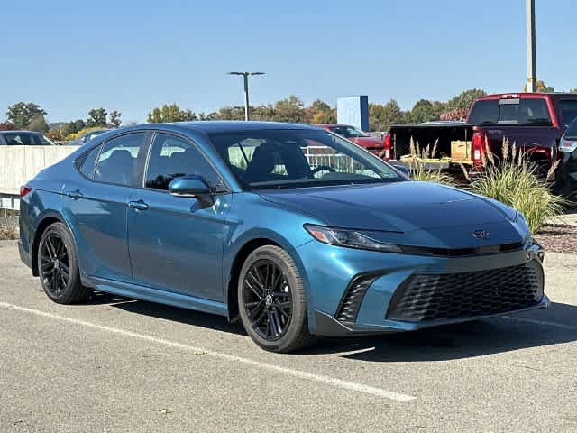 Used 2025 Toyota Camry SE w/ Convenience Package FWD image 30