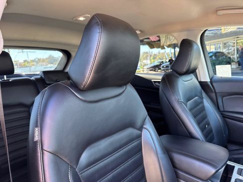 Used 2023 Ford Edge SEL w/ Convenience Package AWD/4WD image 16