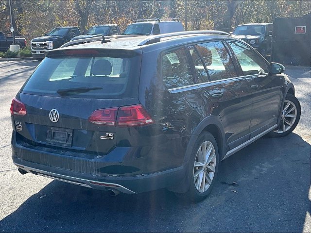 Used 2017 Volkswagen Golf Alltrack SE AWD/4WD image 4
