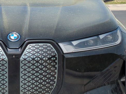 Certified 2023 BMW iX xDrive50 w/ Premium Package image 6