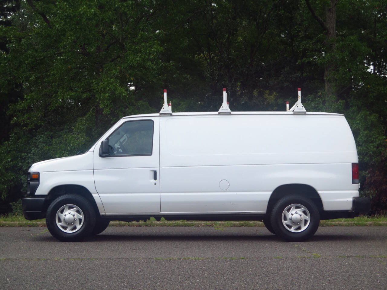 Used 2013 Ford E-250 and Econoline 250 w/ Commercial Cargo Van Pkg RWD image 32