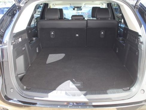 Certified 2025 MAZDA CX-70 3.3 Turbo w/ Preferred Package image 13