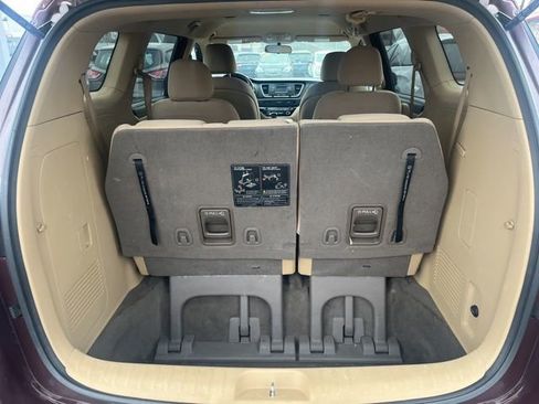Used 2016 Kia Sedona LX image 17