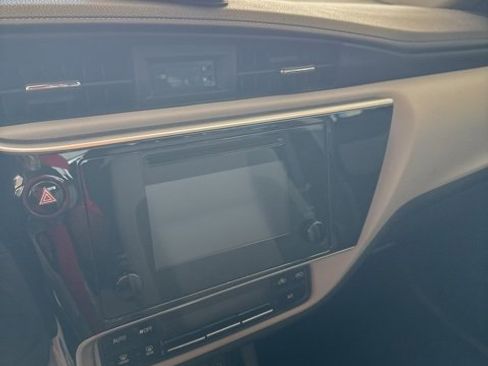 Used 2019 Toyota Corolla LE image 5