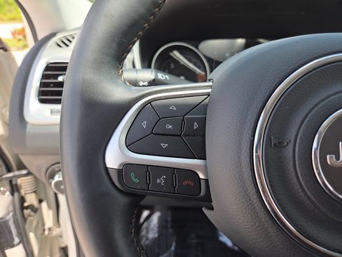 Used 2019 Jeep Compass Latitude w/ Cold Weather Group FWD image 33