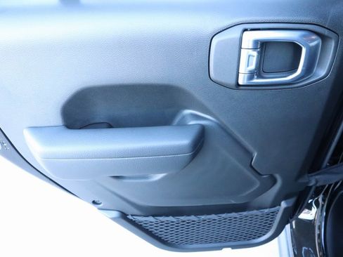 New 2026 Jeep Wrangler Unlimited Rubicon image 16