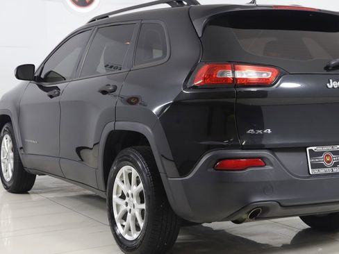 Used 2015 Jeep Cherokee Sport w/ Sport Appearance Group AWD/4WD image 19