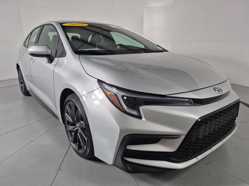 Certified 2025 Toyota Corolla XSE FWD image 6
