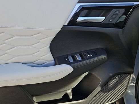 New 2026 Mitsubishi Outlander SEL image 22