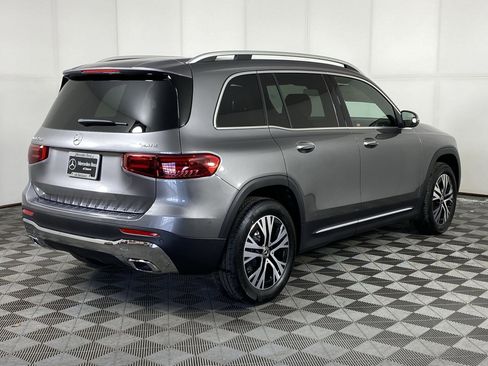 Used 2025 Mercedes-Benz GLB 250 4MATIC image 8