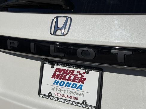Certified 2024 Honda Pilot Touring image 28