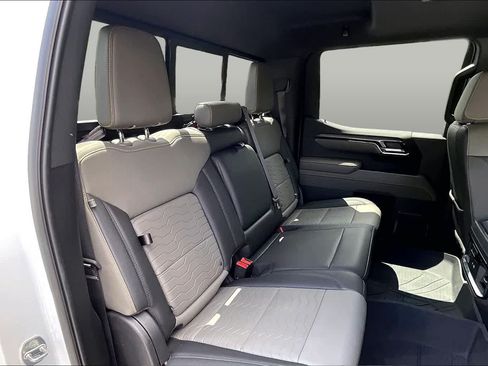 Used 2022 Chevrolet Silverado 1500 ZR2 w/ Technology Package AWD/4WD image 34