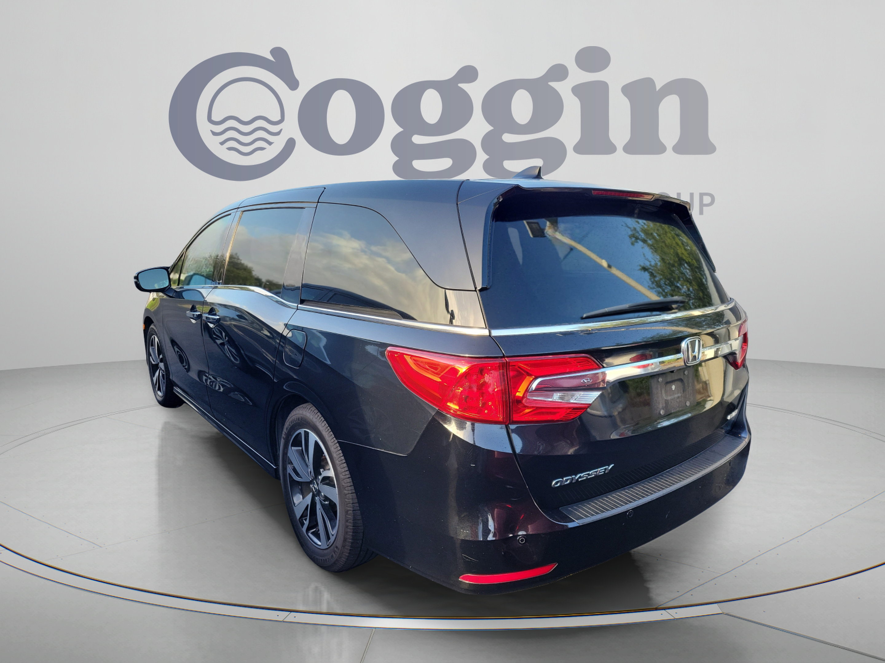 Used 2019 Honda Odyssey Elite image 3