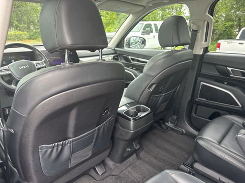 Used 2025 Kia Telluride S FWD image 27