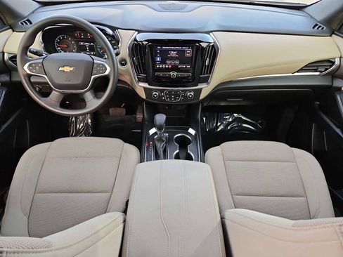 Used 2022 Chevrolet Traverse LS image 16