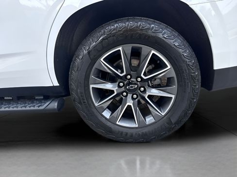 Used 2023 Chevrolet Tahoe Z71 w/ Z71 Off-Road Package AWD/4WD image 8