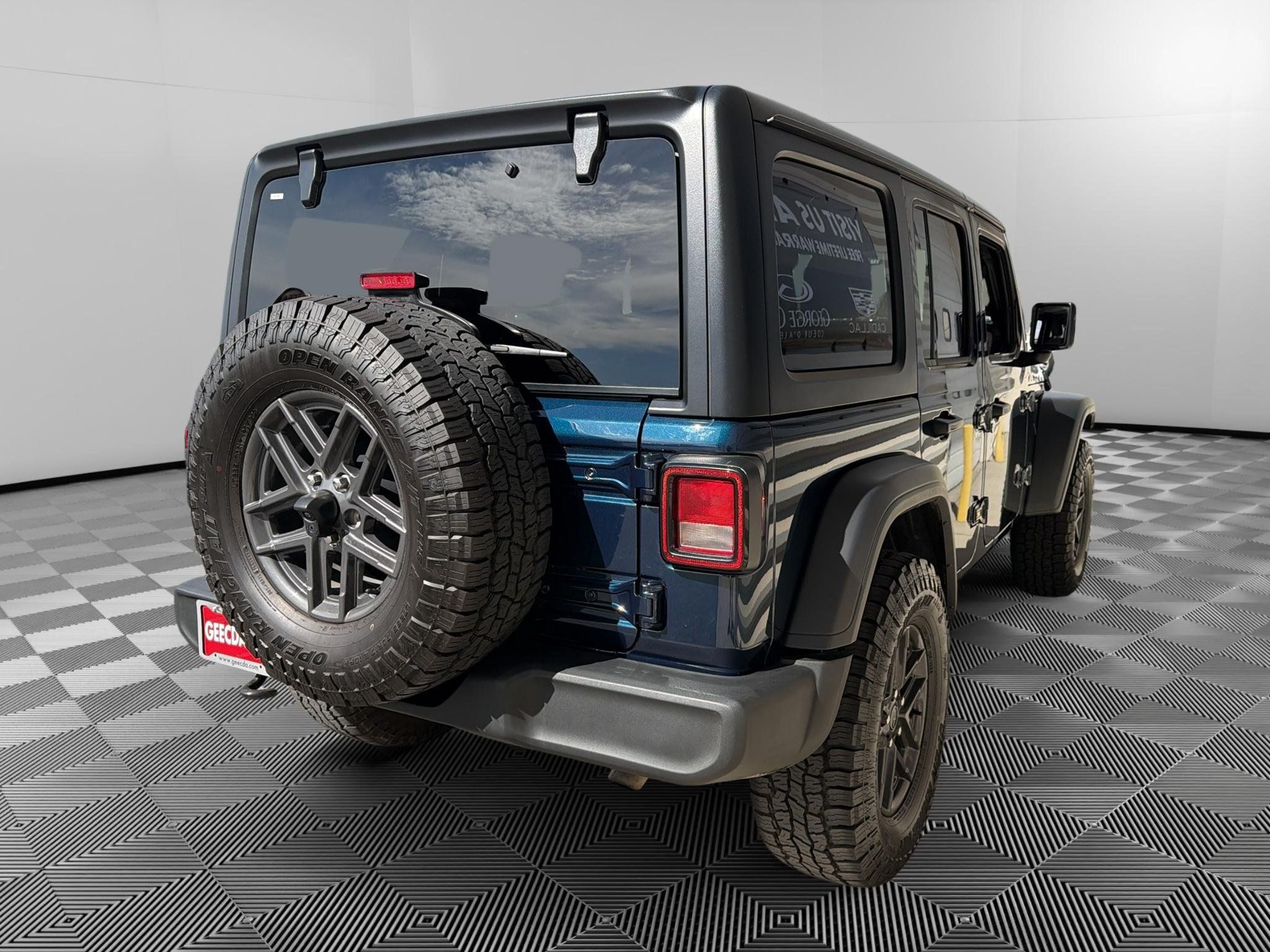 Used 2025 Jeep Wrangler Unlimited Sport AWD/4WD image 4