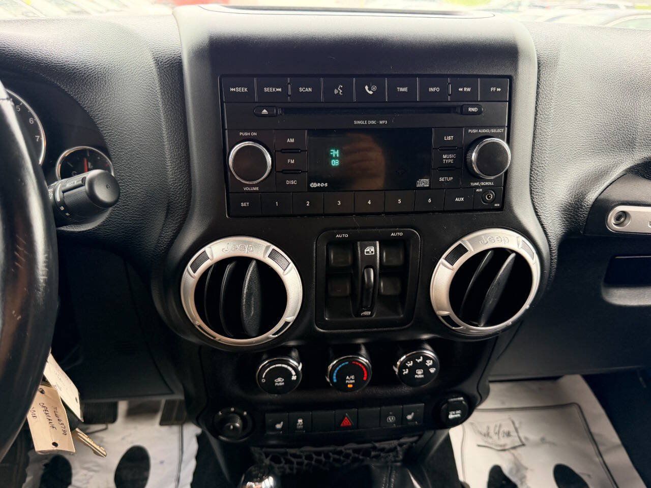 Used 2015 Jeep Wrangler Unlimited Sahara w/ Max Tow Package AWD/4WD image 37