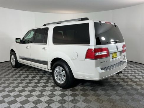 Used 2010 Lincoln Navigator L Base image 6