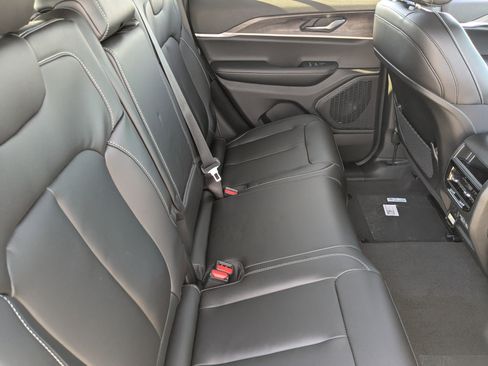New 2025 Jeep Grand Cherokee Limited w/ Black Appearance Package RWD image 10