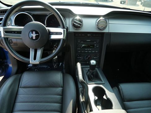 Used 2006 Ford Mustang GT RWD image 14