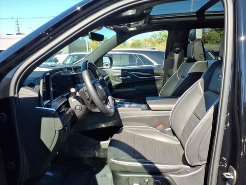 Certified 2024 Cadillac Escalade Sport w/ LPO, ONYX Package image 22