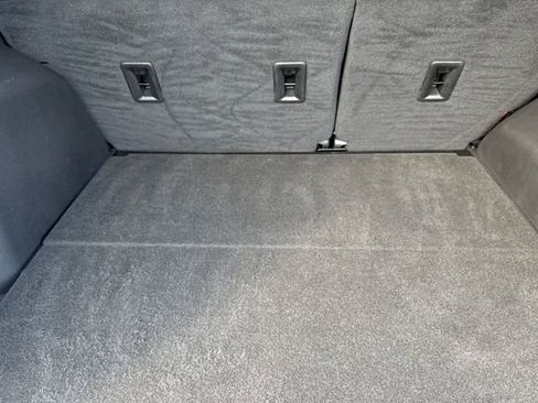 Used 2023 GMC Terrain SLT w/ Elevation Edition FWD image 17