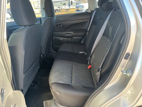 Used 2025 Mitsubishi Outlander Sport SE AWD/4WD image 15