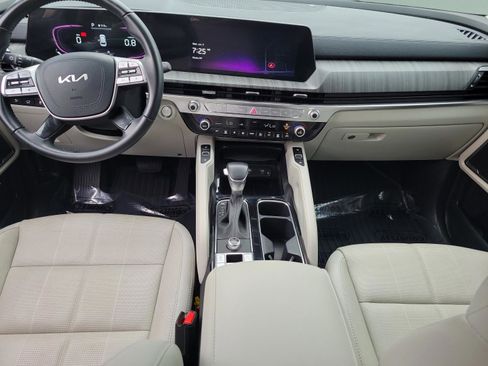Certified 2024 Kia Telluride EX w/ EX Captain's Chair Package FWD image 10