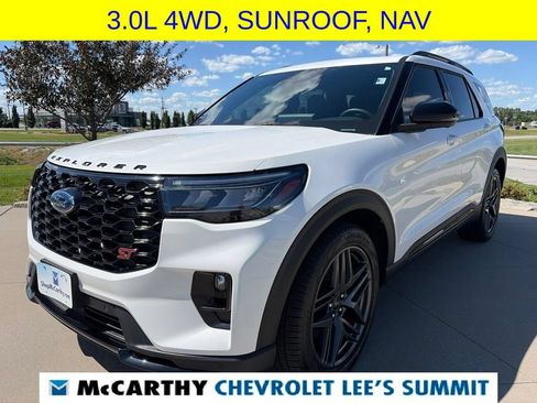 Used 2025 Ford Explorer ST w/ Sun And Sound Package AWD/4WD image 4