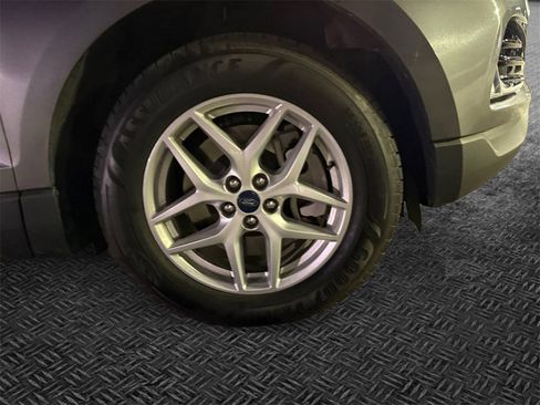 Used 2022 Ford Edge SEL w/ Convenience Package image 11