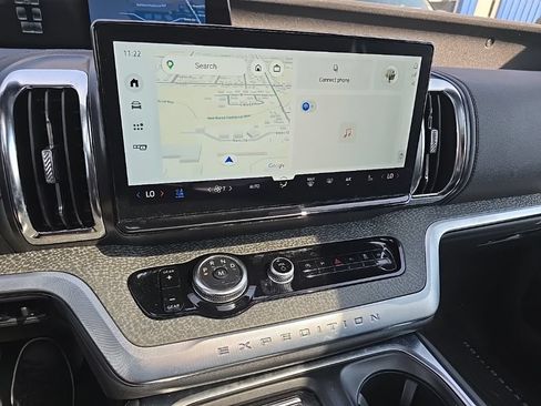 Used 2025 Ford Expedition Tremor AWD/4WD image 28