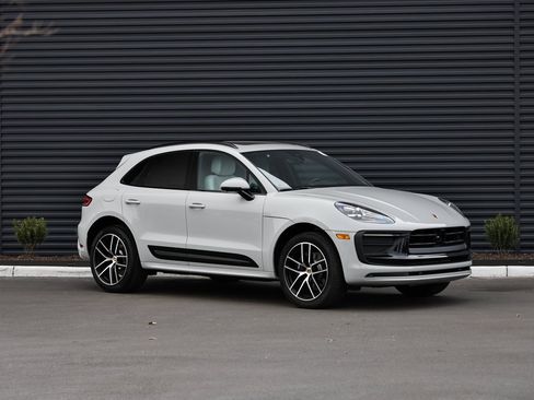 New 2026 Porsche Macan image 9