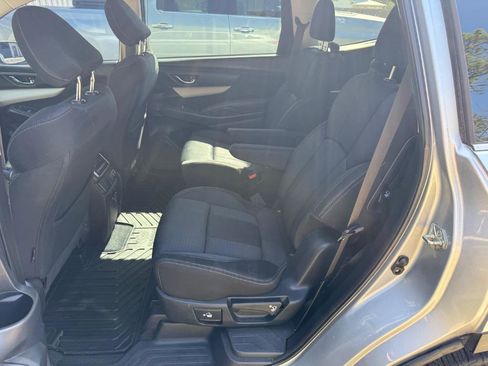Used 2020 Subaru Ascent Premium w/ Convenience Package image 5