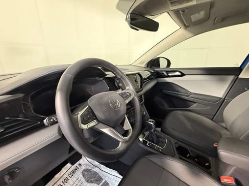 Used 2024 Volkswagen Taos SE FWD image 13