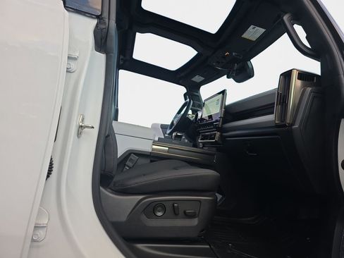 Used 2024 GMC Hummer EV 2X w/ Extreme Off-Road Package AWD/4WD image 19
