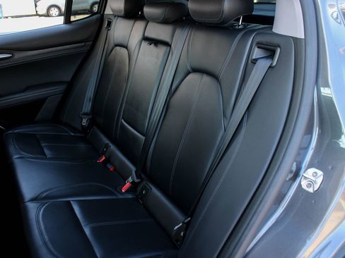 Used 2018 Alfa Romeo Stelvio AWD image 22