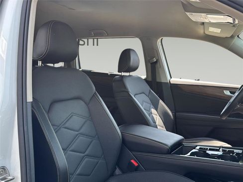 Used 2025 Volkswagen Atlas SE AWD/4WD image 37