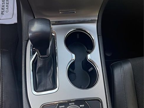 Used 2020 Jeep Grand Cherokee Altitude image 18