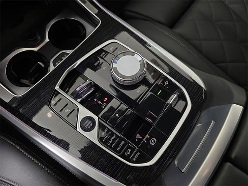 Certified 2023 BMW X7 xDrive40i w/ Executive Package image 26