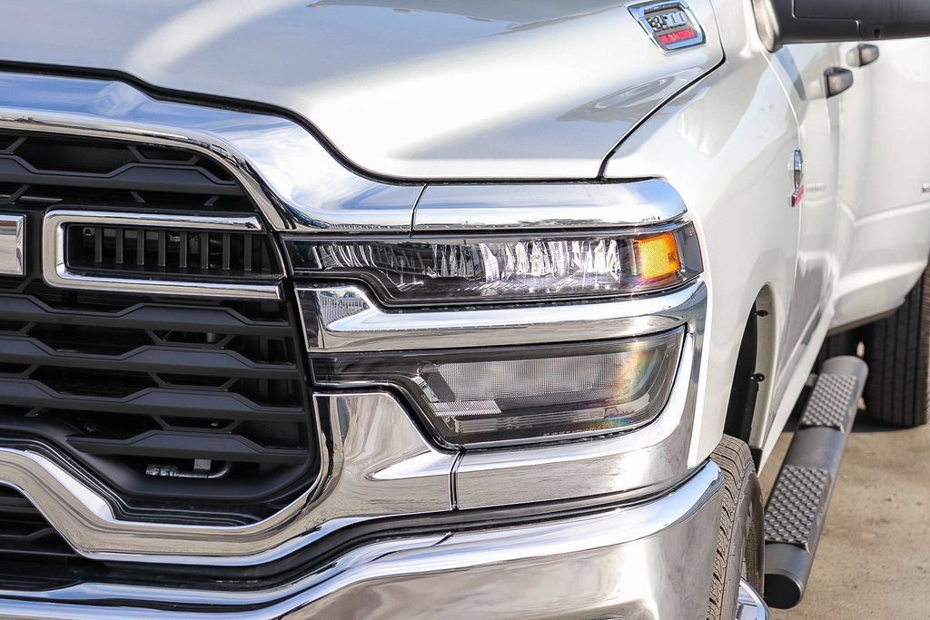 New 2026 RAM 3500 Tradesman AWD/4WD image 5