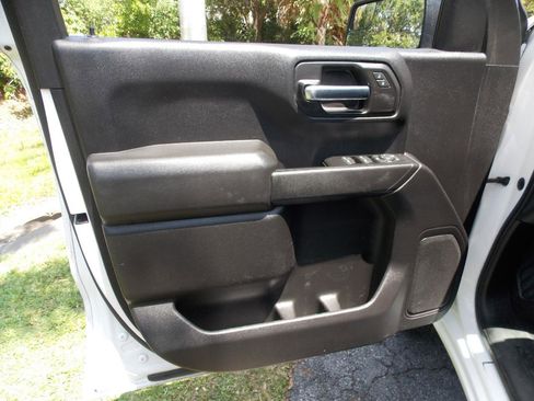 Used 2020 Chevrolet Silverado 1500 Custom w/ Custom Value Package AWD/4WD image 22