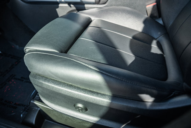 Certified 2023 Mercedes-Benz GLB 250 4MATIC w/ Premium Package image 34