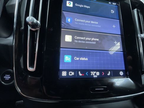 Used 2025 Volvo XC40 B5 Core image 15