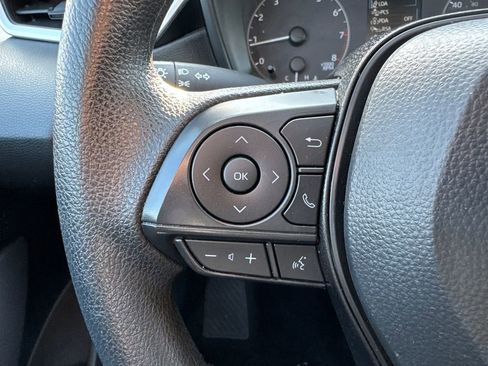 Used 2025 Toyota Corolla LE image 23