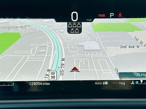 Used 2023 Land Rover Discovery Metropolitan Edition image 14