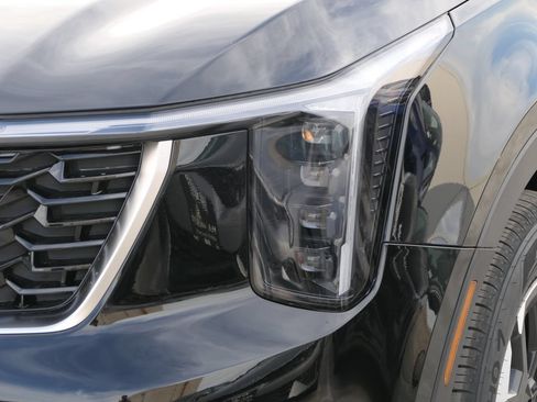 New 2026 Kia Sorento S FWD image 9