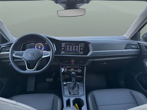 Used 2024 Volkswagen Jetta SE image 25