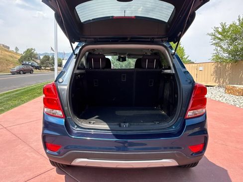Used 2020 Chevrolet Trax LT AWD/4WD image 9